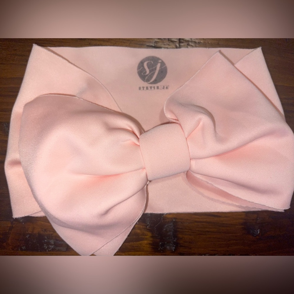 NWOT Stevie J’s Toddler Large Bow Head Wrap PEACH